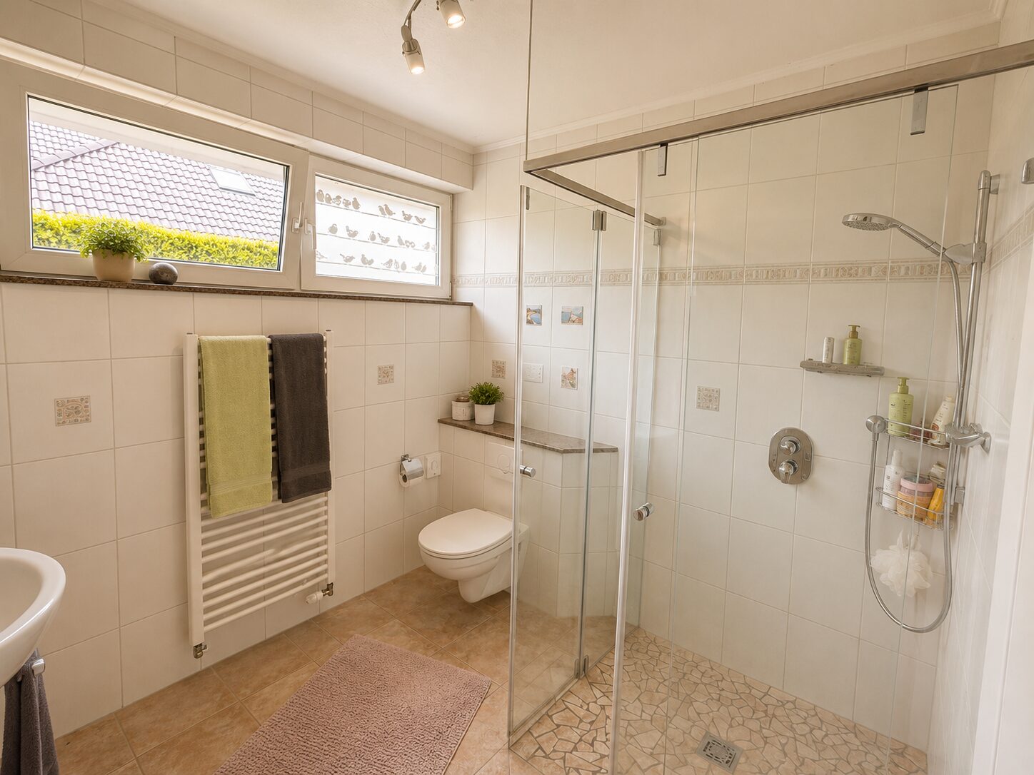 Bad EG mit bodengleicher Dusche